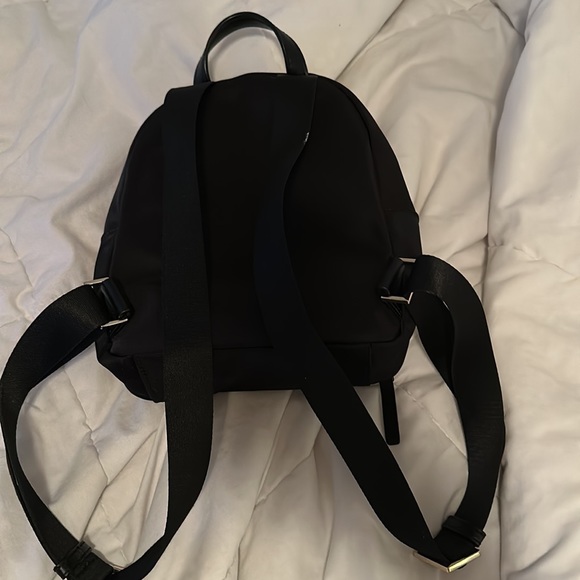 black with gold detailing kate spade mini backpack - Picture 3 of 5